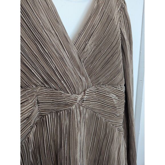Jewel x Badgley Mischka Pleated Double V Mini Dress with Balloon Sleeve Brown - Picture 7 of 7